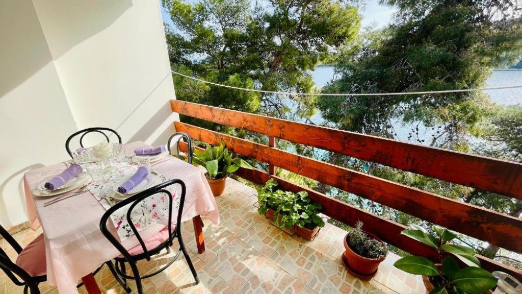 Lovely On The Private - Island Korcula Prizba