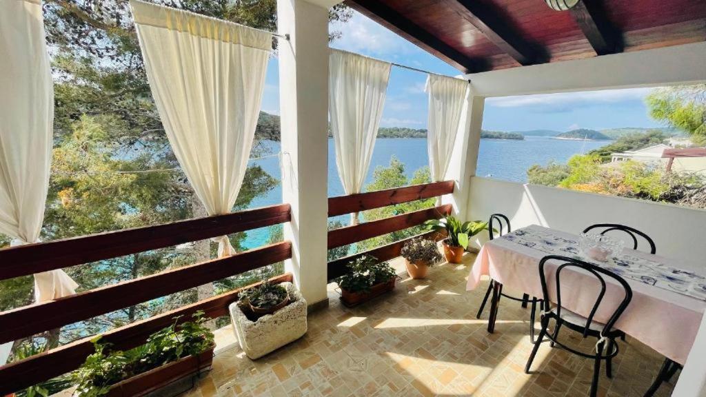 Lovely On The Private - Island Korcula Apartment